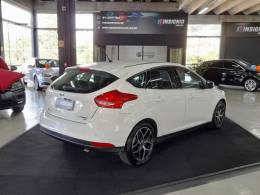 FORD - FOCUS - 2016/2016 - Branca - R$ 64.900,00