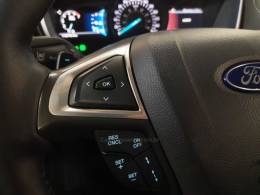 FORD - FUSION - 2015/2016 - Branca - R$ 92.900,00