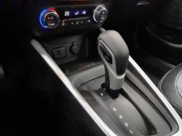 CHEVROLET - ONIX - 2021/2022 - Branca - R$ 87.900,00