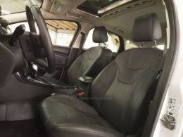 FORD - FOCUS - 2017/2018 - Branca - R$ 77.900,00
