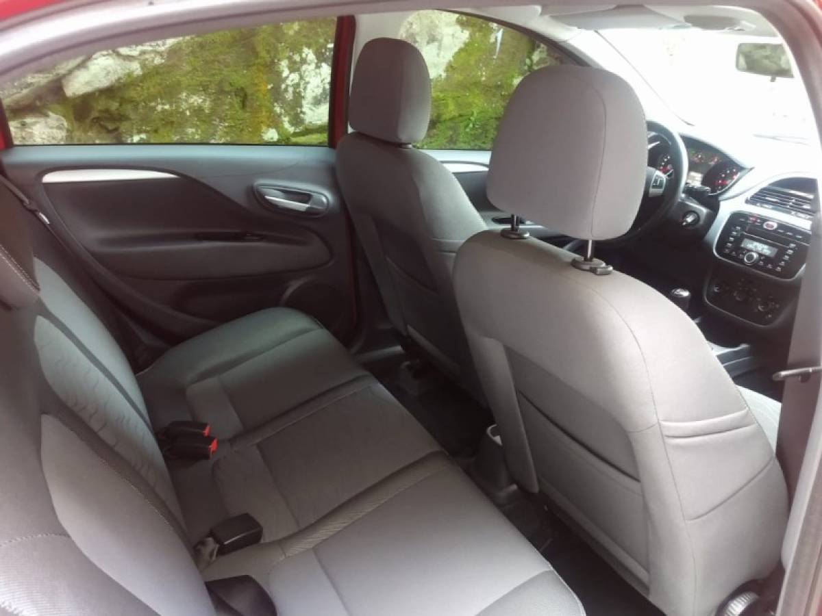 FIAT - PUNTO - 2015/2016 - Vermelha - R$ 47.900,00