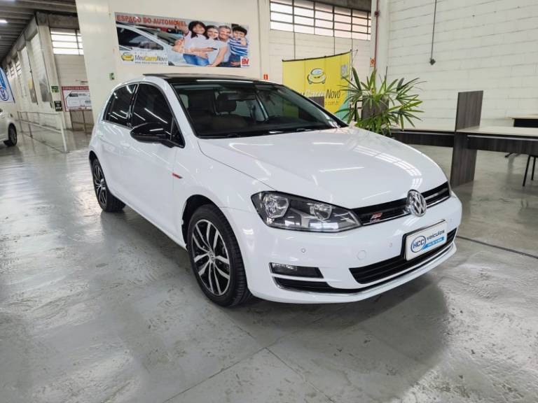 VOLKSWAGEN - GOLF - 2015/2015 - Branca - R$ 85.900,00