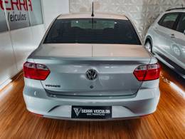 VOLKSWAGEN - VOYAGE - 2021/2022 - Prata - R$ 61.900,00