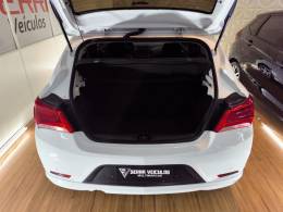 CHEVROLET - ONIX - 2017/2018 - Branca - R$ 62.900,00