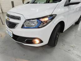 CHEVROLET - ONIX - 2014/2014 - Branca - R$ 52.900,00