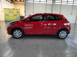 CHEVROLET - ONIX - 2013/2014 - Vermelha - R$ 45.900,00