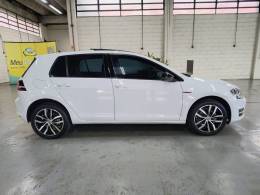 VOLKSWAGEN - GOLF - 2014/2015 - Branca - R$ 84.900,00