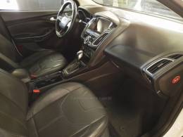 FORD - FOCUS - 2016/2016 - Branca - R$ 64.900,00