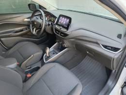 CHEVROLET - ONIX - 2023/2024 - Branca - R$ 92.900,00