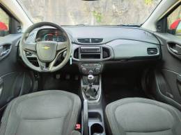 CHEVROLET - ONIX - 2013/2014 - Vermelha - R$ 45.900,00