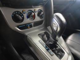 FORD - FOCUS - 2014/2015 - Cinza - R$ 54.900,00