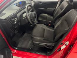 TOYOTA - ETIOS - 2019/2019 - Vermelha - R$ 67.900,00
