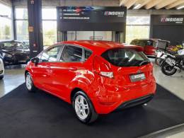 FORD - FIESTA - 2017/2018 - Vermelha - R$ 59.900,00