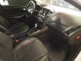 FORD - FOCUS - 2018/2019 - Branca - R$ 65.900,00