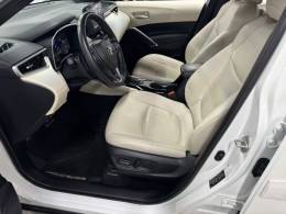 TOYOTA - COROLLA - 2024/2024 - Branca - R$ 175.900,00