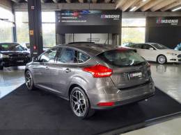 FORD - FOCUS - 2016/2017 - Cinza - R$ 72.900,00
