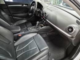 AUDI - A3 - 2015/2016 - Branca - R$ 114.900,00