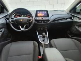 CHEVROLET - ONIX - 2023/2024 - Branca - R$ 92.900,00