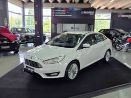 FORD - FOCUS - 2015/2016 - Branca - R$ 64.900,00