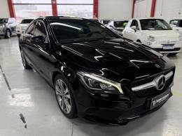 MERCEDES-BENZ - CLA 200 - 2017/2018 - Preta - R$ 127.900,00